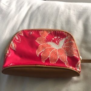Estes Lauder Makeup Bag